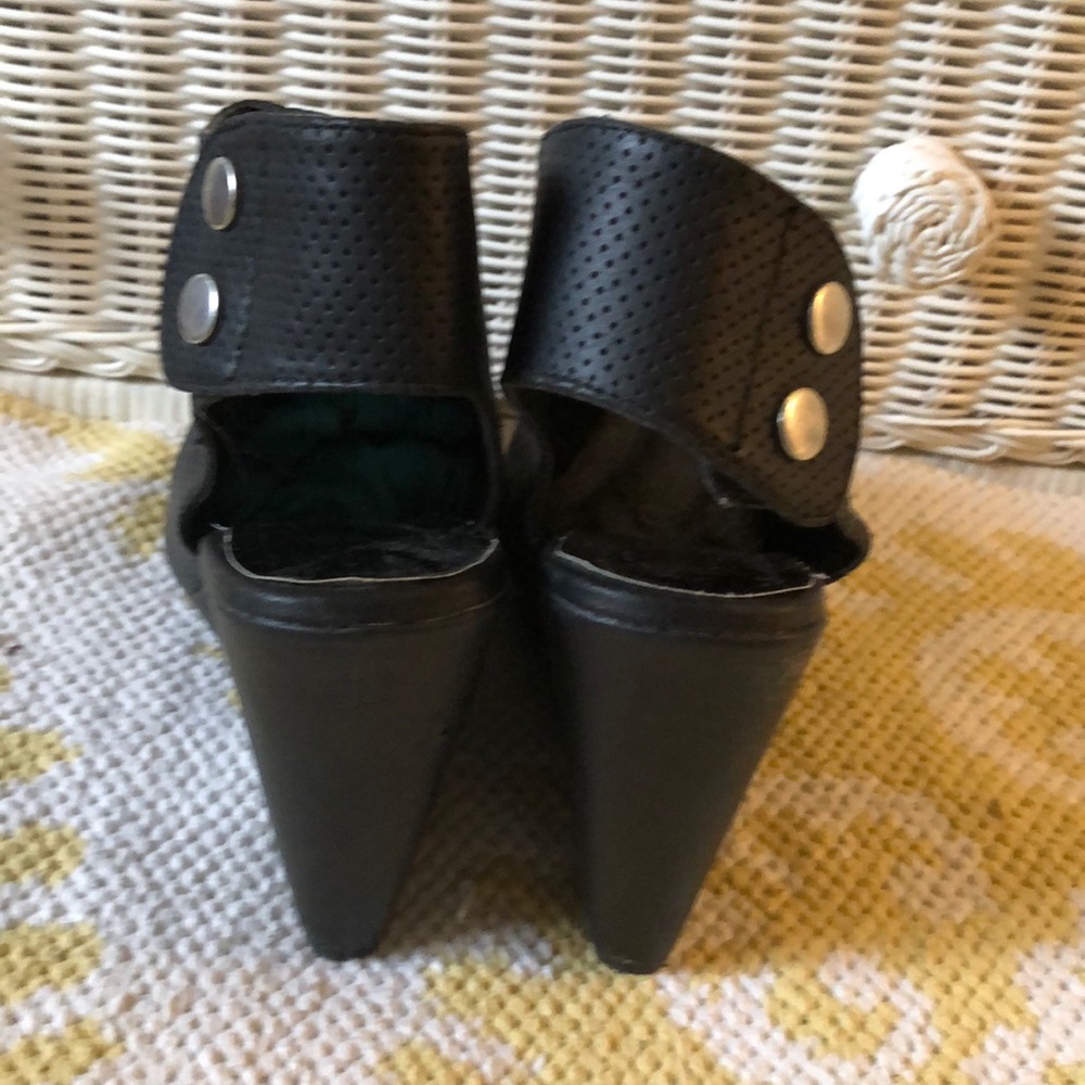 Open toed Wedge